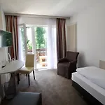Waldhotel Luise 4*