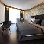Waldhotel Luise ホテル